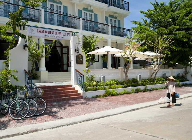 Lantana Boutique Khách sạn 4*
